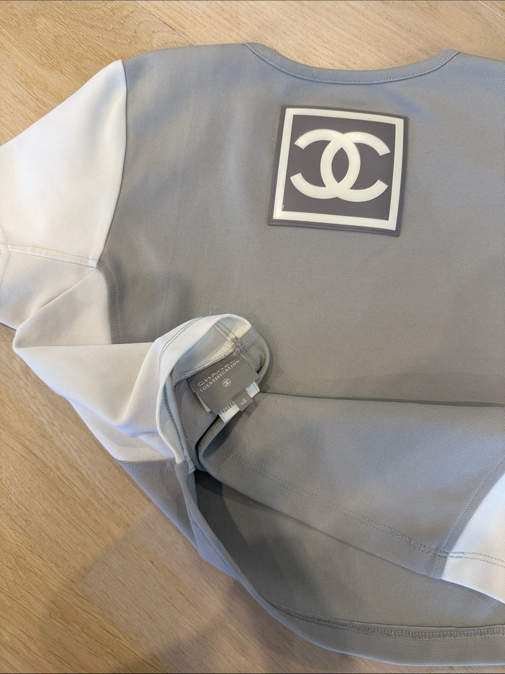 CHANEL SPORT LINE GREY AND WHITE CROPPED TOP - Picture 2 of 3